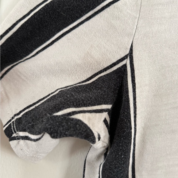 Guess Vintage Monochrome Striped T-Shirt - Picture 3 of 7